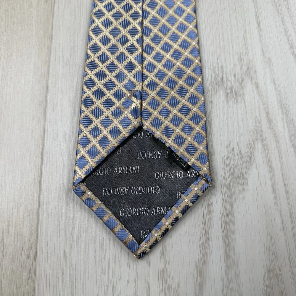 Giorgio Armani Men's Necktie Textured Made In Italy 3.5